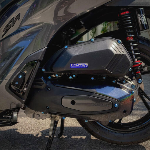 Dán xe SH màu xám bóng ốc titan xanh - Ảnh 3