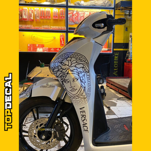 Dán xe Sh màu trắng ngọc trai phối tem Versace - Ảnh 7