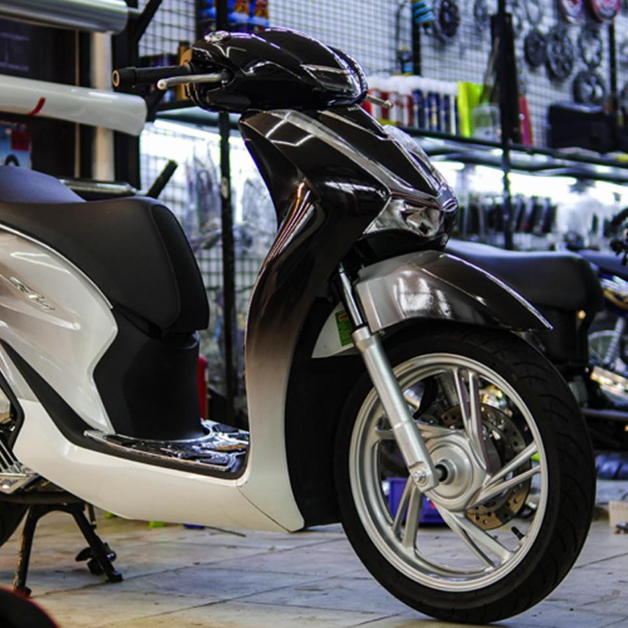 dán xe máy ở hà nội giá bao nhiều