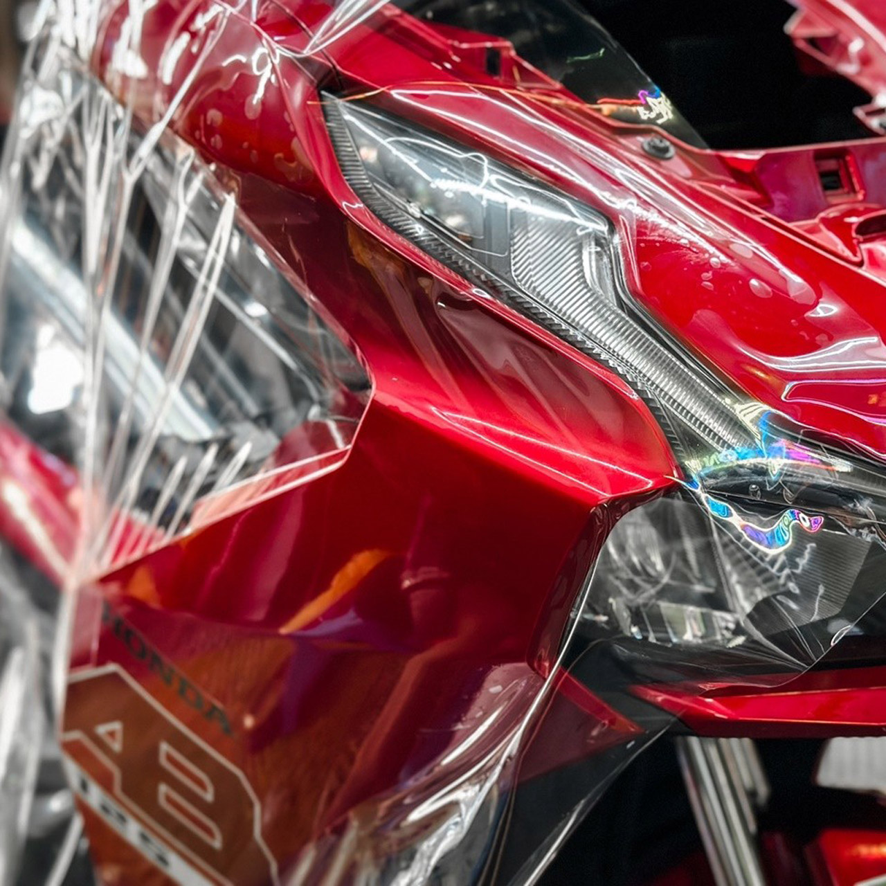 có nên dán xe máy không