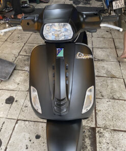 dán tem xe Vespa đen lì