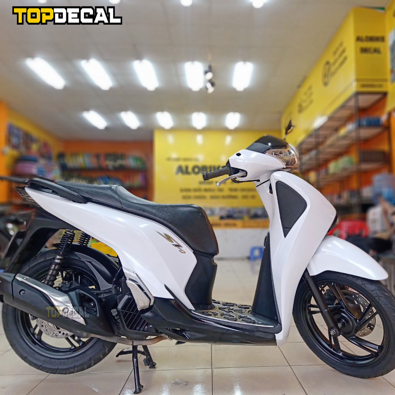 dán decal xe sh 2018 màu trắng lụa ngọc trai