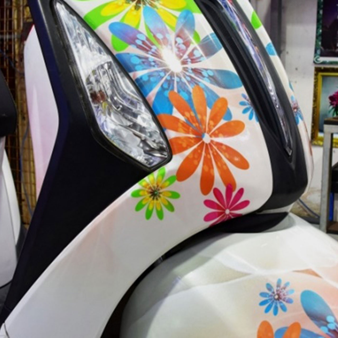 những mẫu dán xe grande đẹp