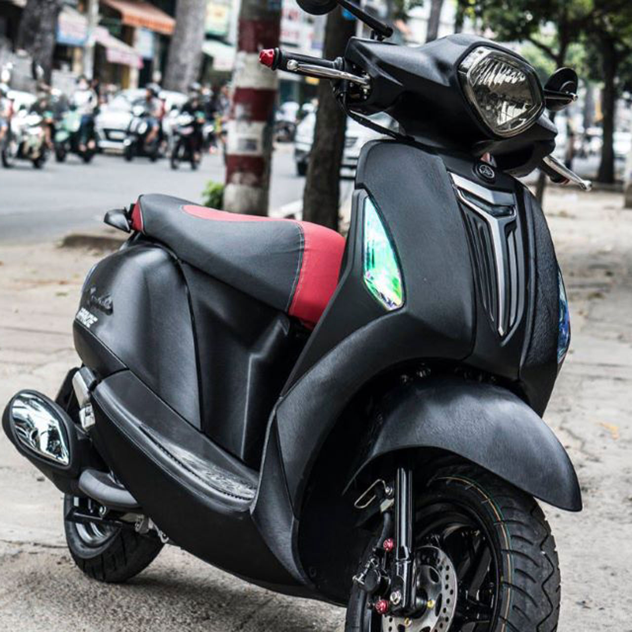 những mẫu dán xe grande đẹp