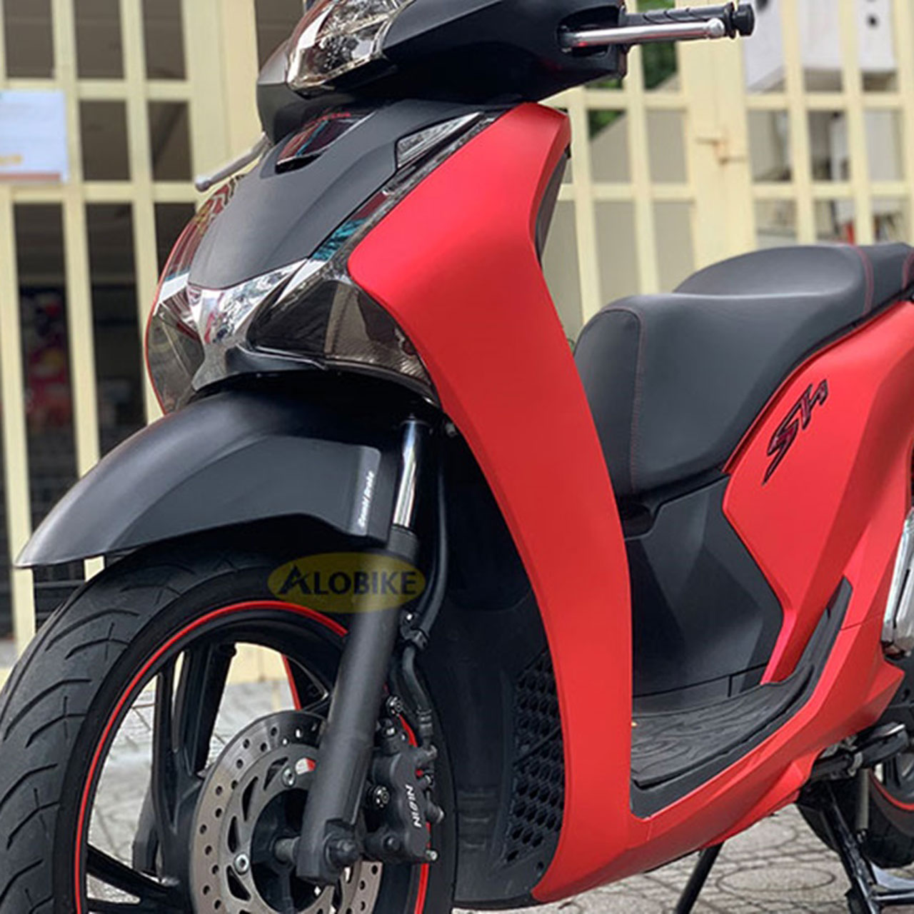 dán xe sh màu đỏ đen