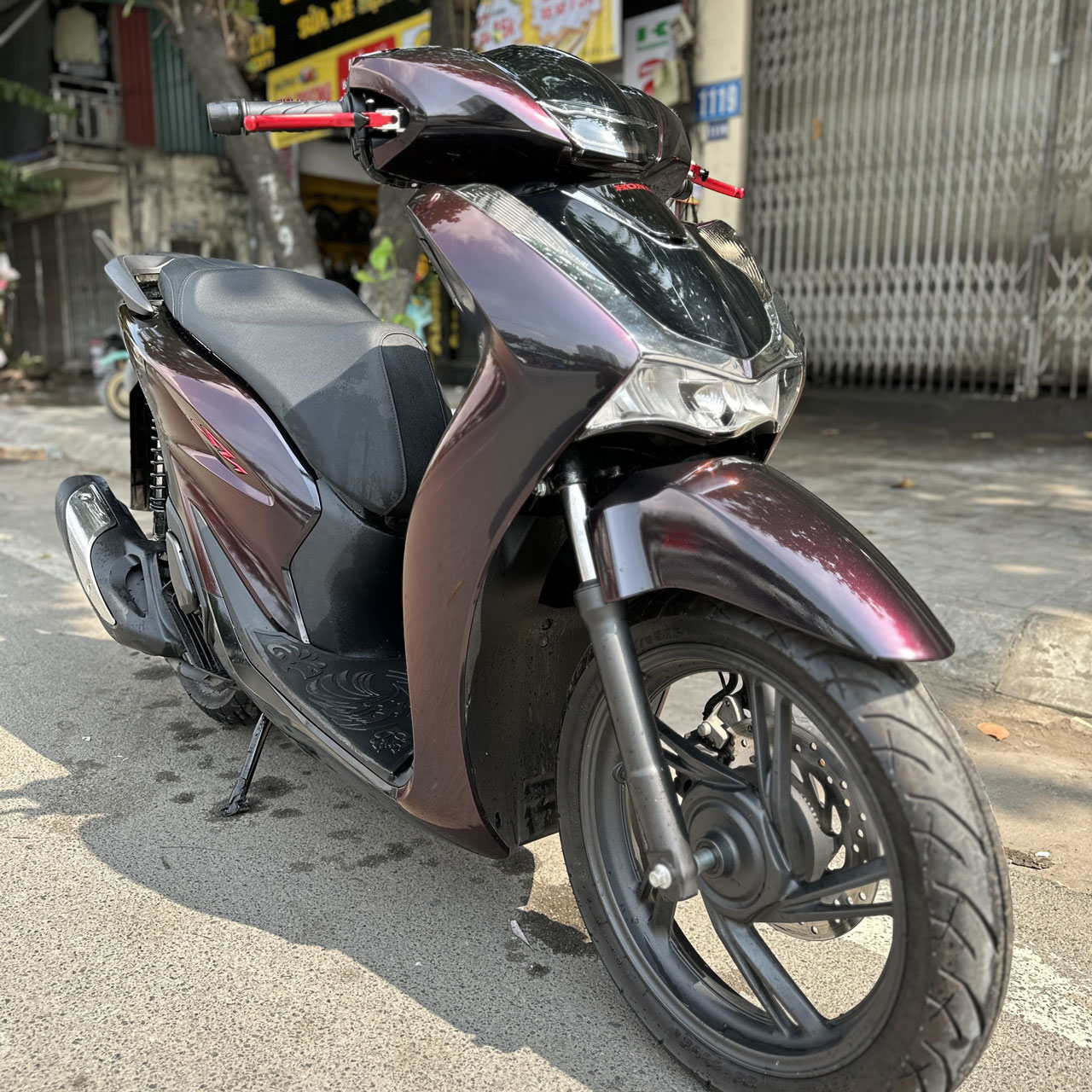 decal Sh màu đen ánh đỏ đẹp