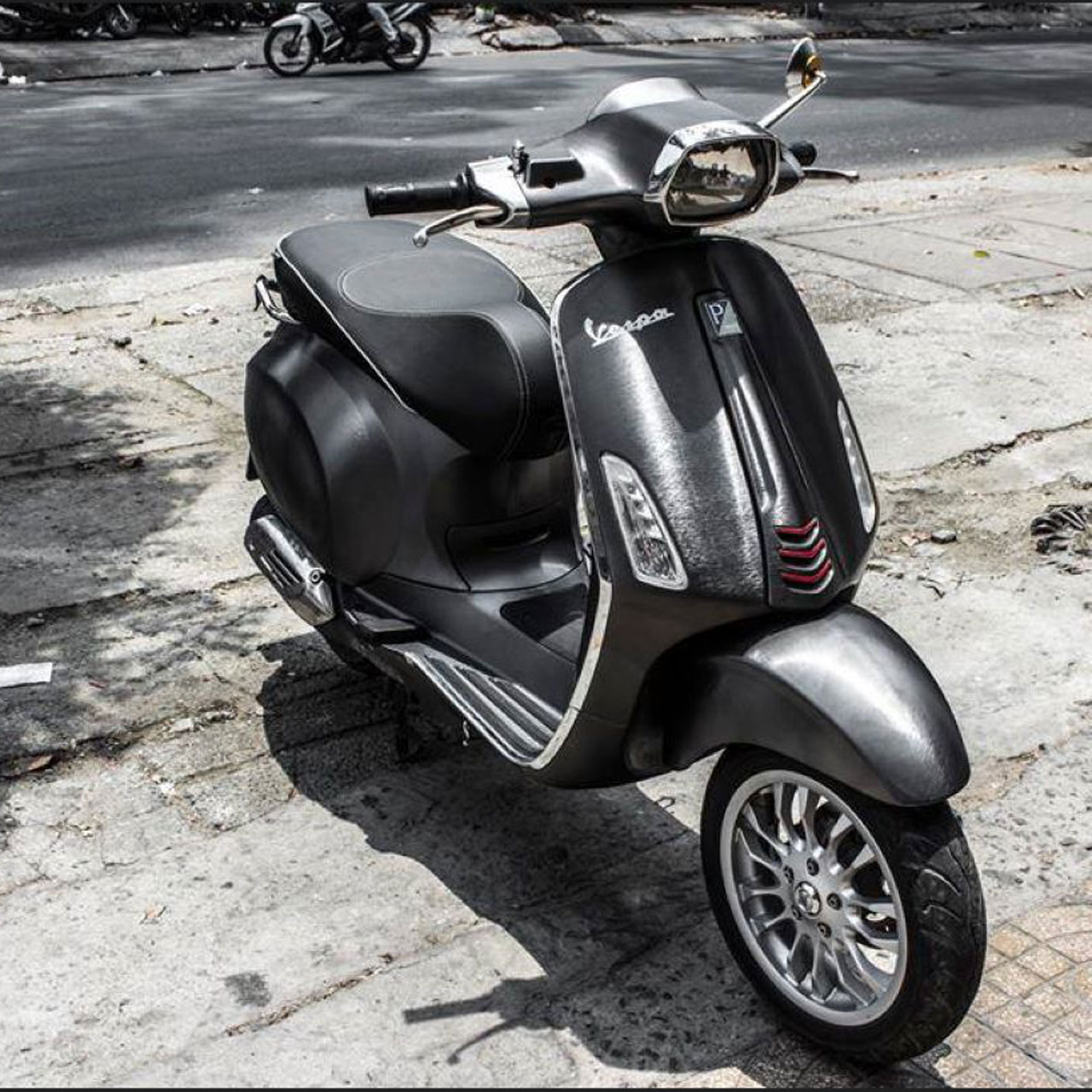 dán decal xe vespa