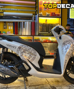 Dán xe Sh màu trắng ngọc trai phối tem Versace