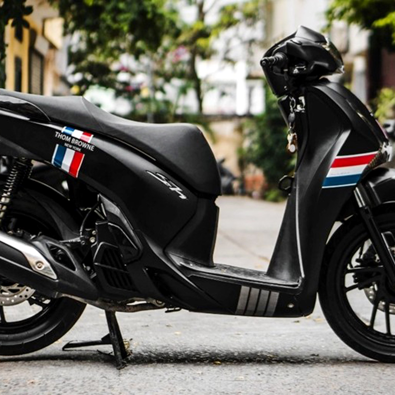 thiết kế tem xe máy theo yêu cầu