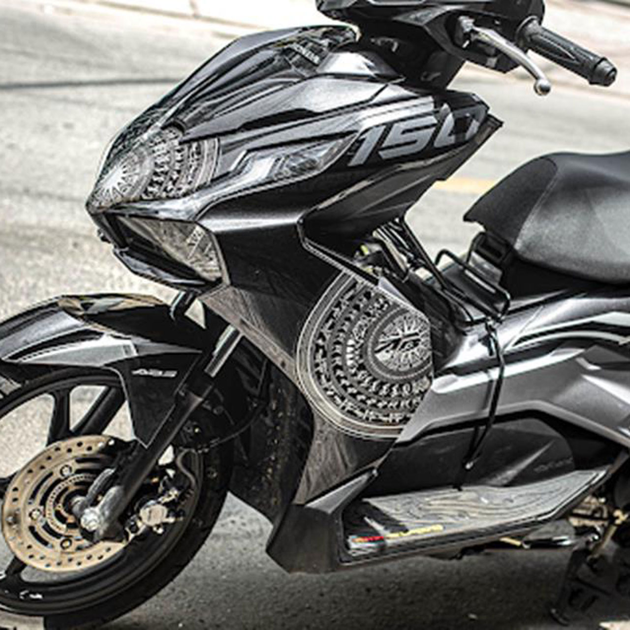 tự dán decal xe máy tại nhà