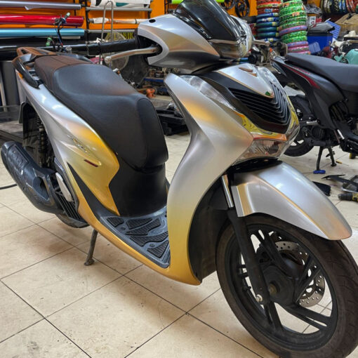Dán xe Sh màu xám bạc sang trọng - Ảnh 2