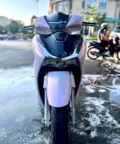 dán xe sh màu trắng ánh hồng hoa anh đào điểm đen chất liệu decal cao cấp