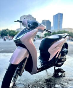 Dán xe Sh màu trắng ánh hồng hoa anh đào điểm đen