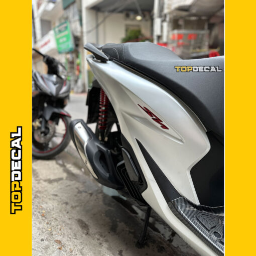 Dán xe Sh màu trắng ngọc trai phối tem Limited - Ảnh 2