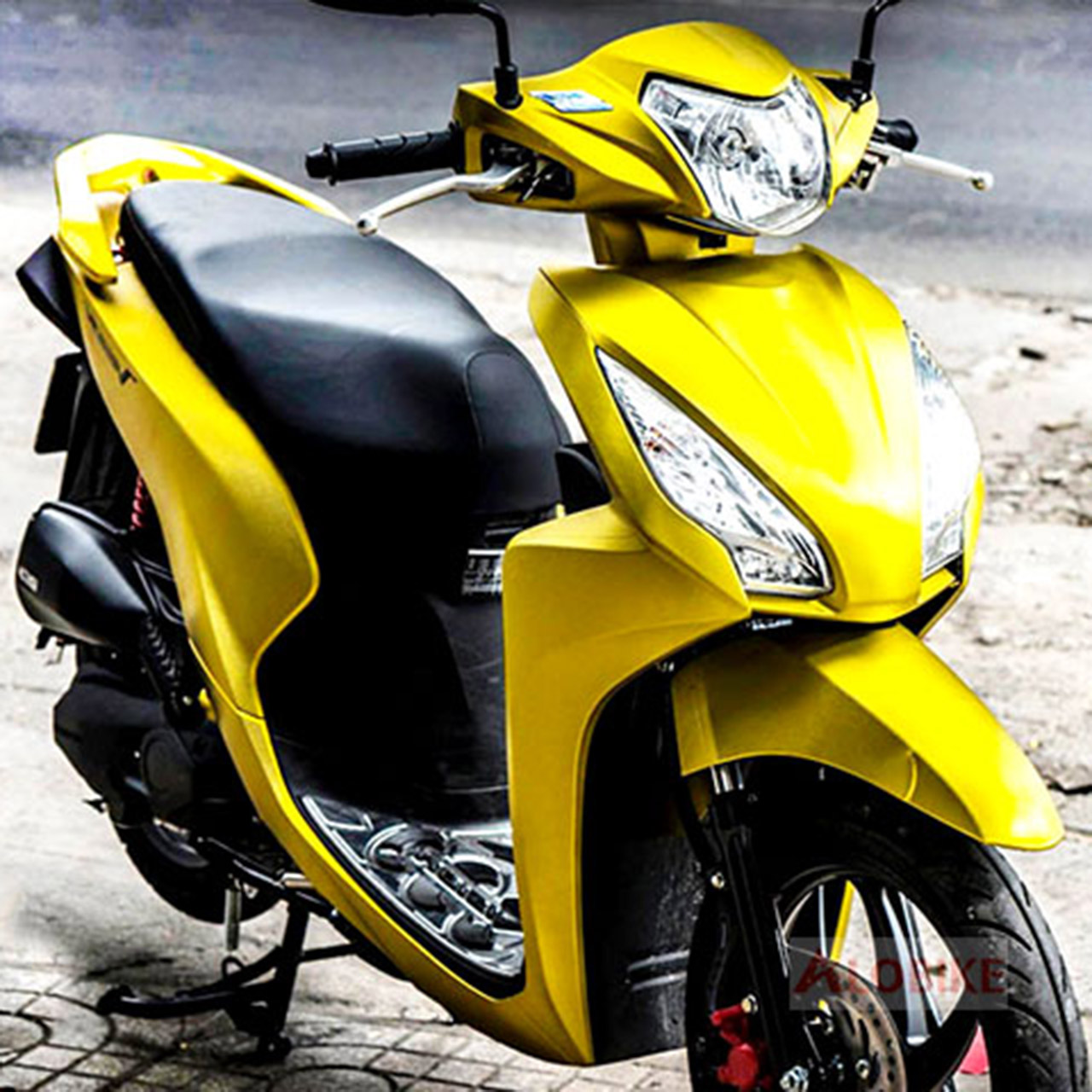 Dán decal xe Vision