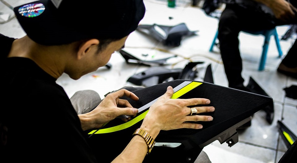 Dán decal xe Exciter 155