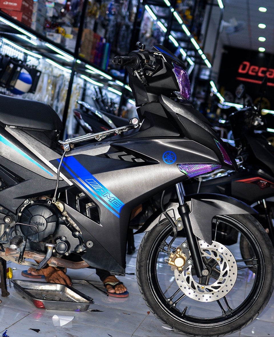 Dán decal xe Exciter 150