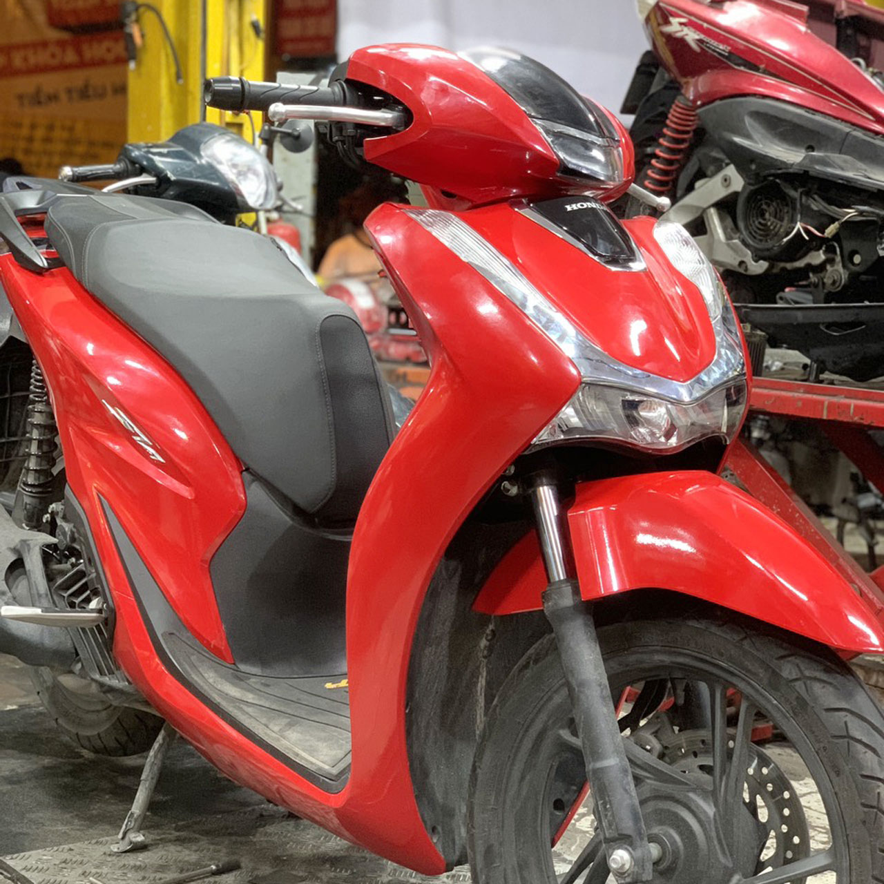 dán tem xe Sh màu đỏ rực rỡ