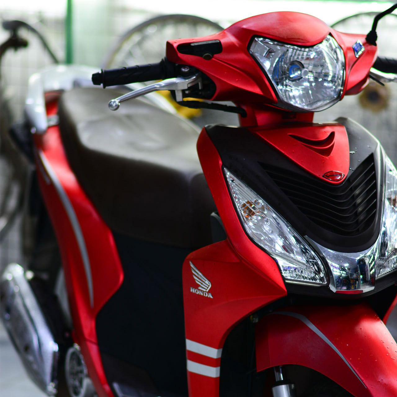 Dán decal xe Vision