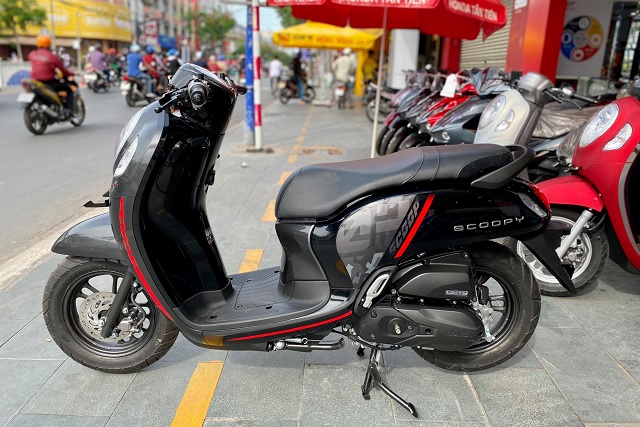 Dán decal xe Scoopy