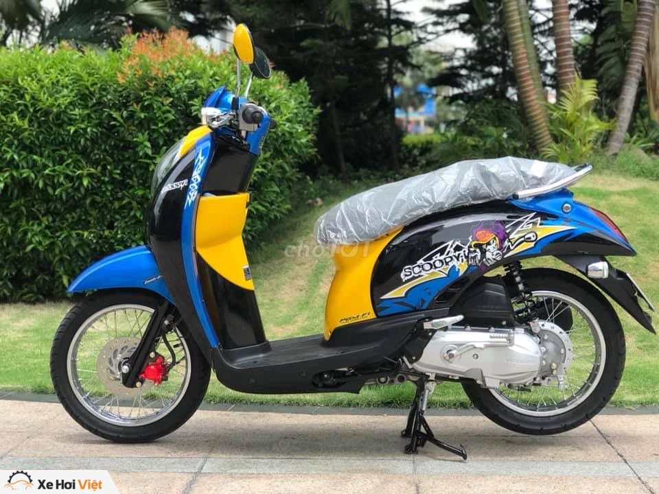 Dán decal xe Scoopy