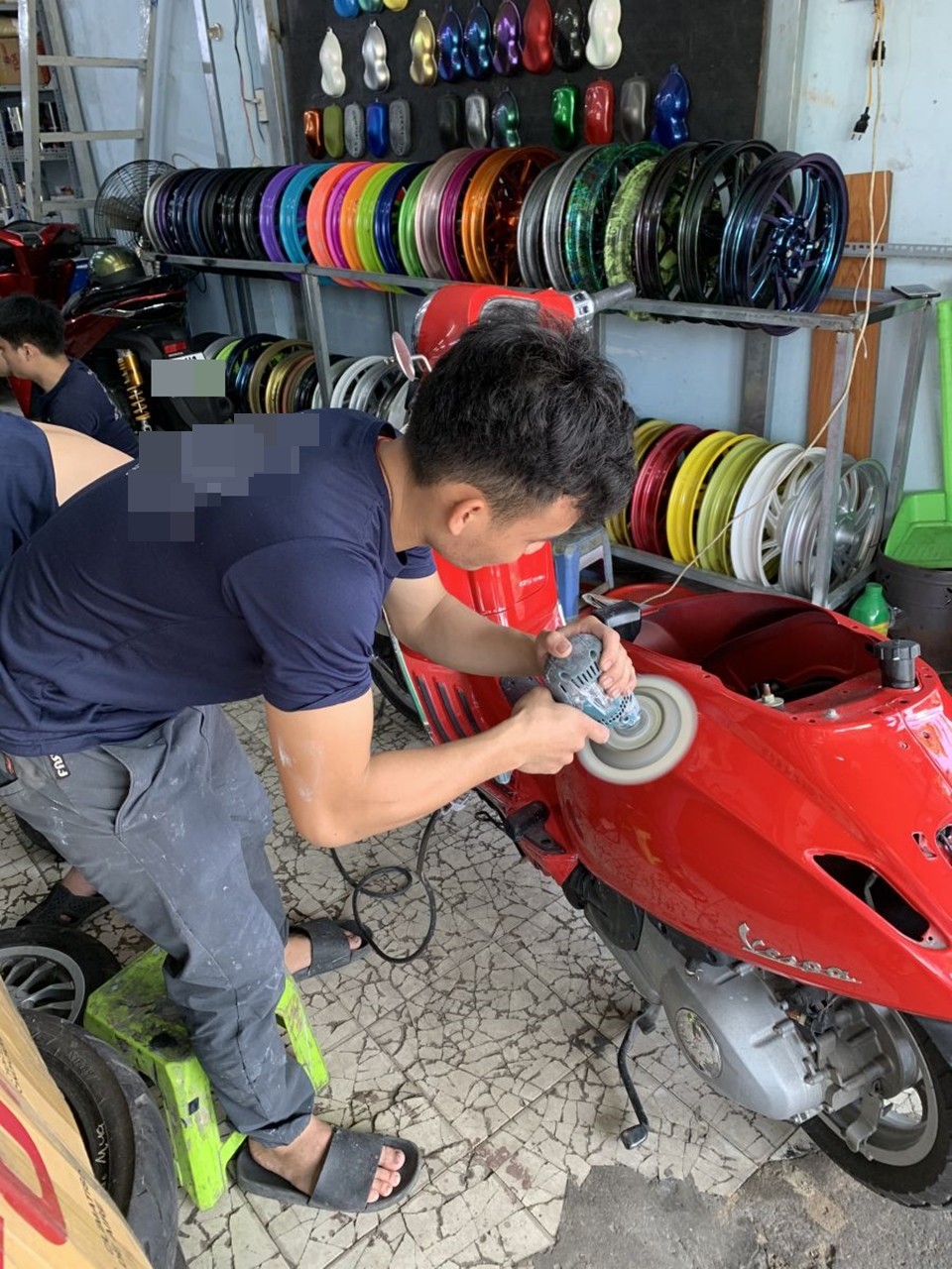 đánh bóng xe máy