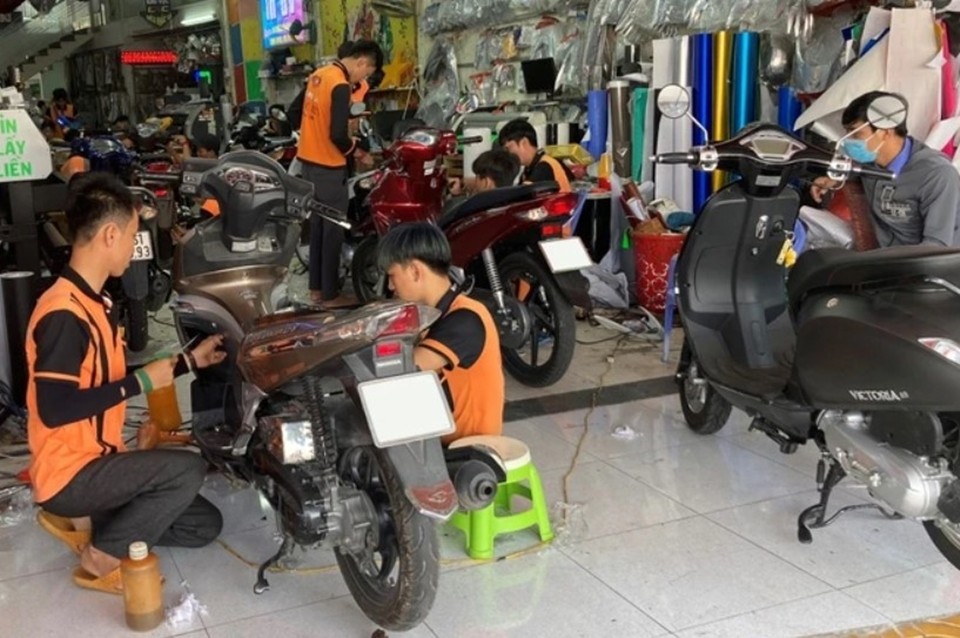 sơn đổi màu xe máy