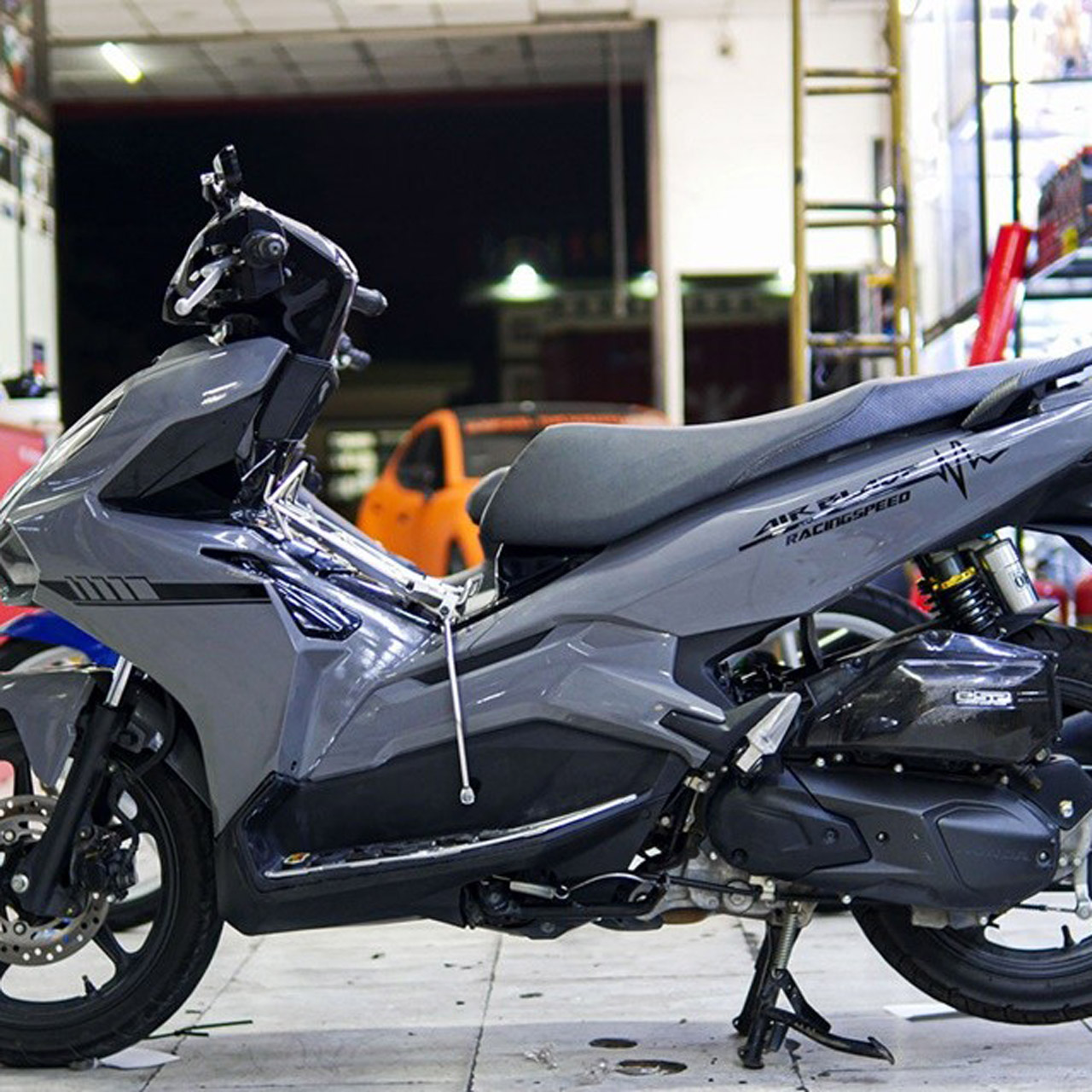 Dán decal xe Airblade