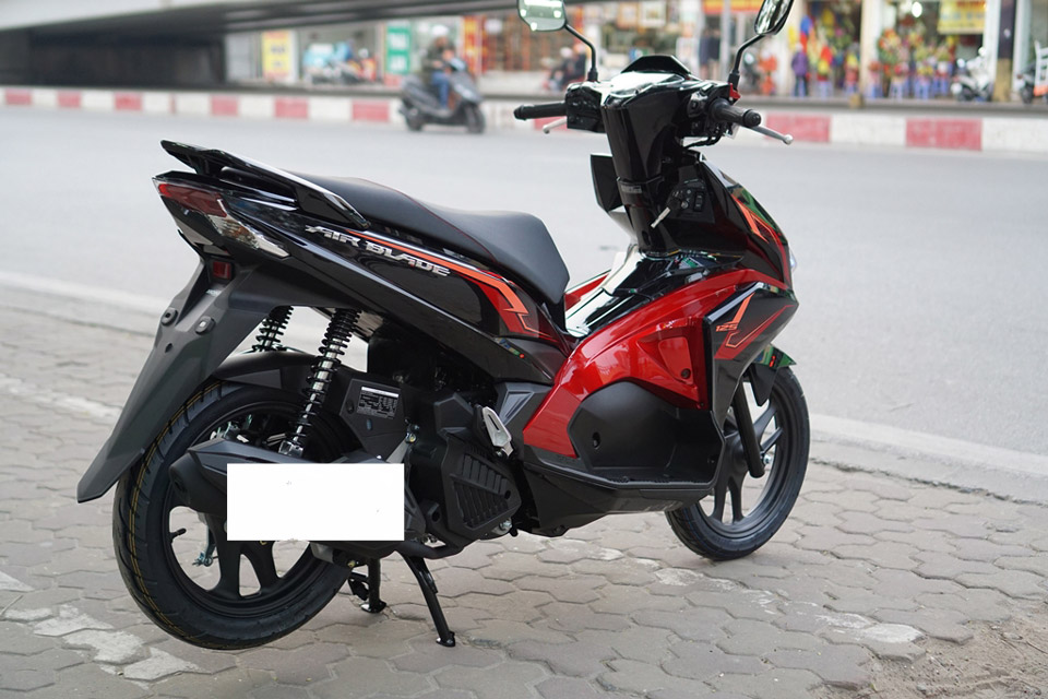 tem xe air blade đỏ đen