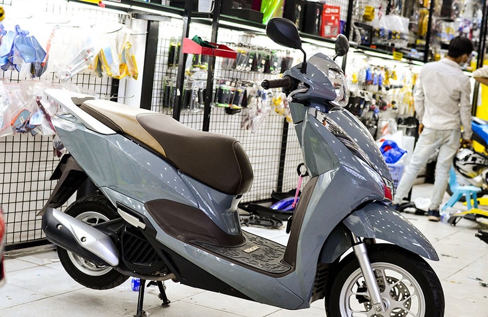 dán đổi màu xe lead