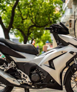 Dán xe Winner màu đen bạc