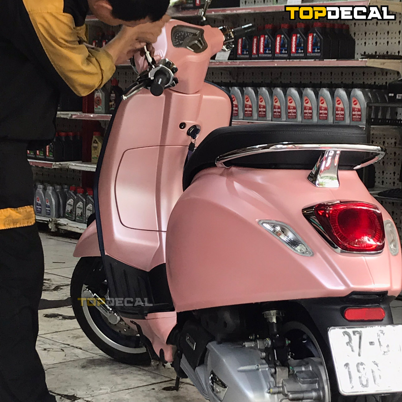 dán đổi màu xe vespa giá bao nhiêu