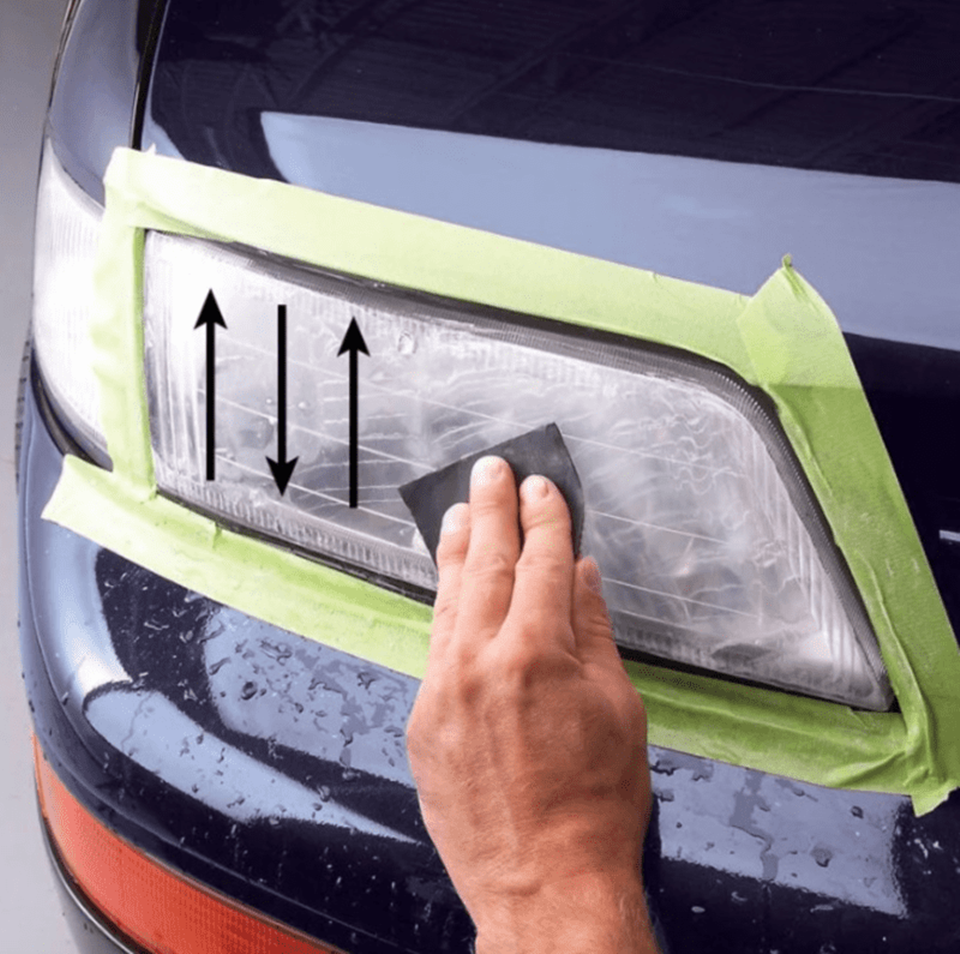 cách đánh bóng đèn xe ô tô