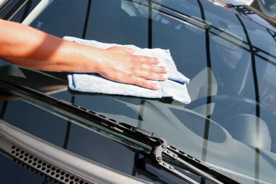 đánh bóng xe hơi