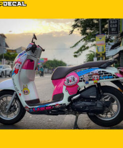 Dán decal xe scoopy labubu